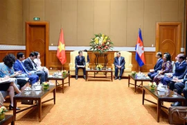 Titular del Senado camboyano recibe al presidente del grupo vietnamita Viettel