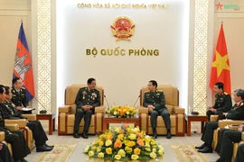 Ministro de Defensa de Vietnam recibe a secretario general de la Asociación de Veteranos de Guerra de Camboya