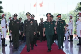 Delegación del Ejército Real de Camboya realiza visita oficial a Vietnam