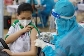 Hanoi administra segunda dosis de refuerzo de vacuna contra COVID-19 desde este mes