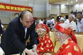 Reitera presidente de Vietnam prioridad concedida a cuidado de ancianos