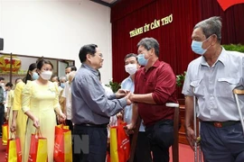 Primer ministro de Vietnam visita localidades sureñas en ocasión del Tet