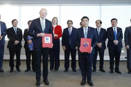 Vietnam pide apoyo a empresas neerlandesas con fuentes de capital para desarrollo