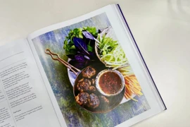 “Bun Cha” figura en guía culinaria en saludo a Jubileo de Platino de reina Isabel II