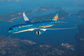 Vietnam Airlines y provincia de Kon Tum cooperan para promover inversión y turismo
