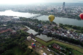 Diversos eventos atractivos atraen a visitantes a ciudadela imperial de Hue con motivo del Día Nacional