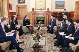 Presidente del Parlamento vietnamita se reúne con gobernadora general de Nueva Zelanda