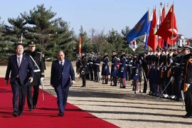 Presidente surcoreano encabeza ceremonia de bienvenida a su homólogo vietnamita