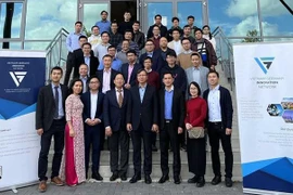 Conectan a expertos vietnamitas y alemanes en sector del automóvil