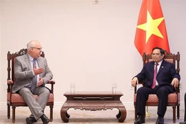 Primer ministro de Vietnam recibe a presidente y director ejecutivo de Murphy Oil de EE.UU.