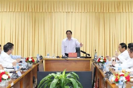 Primer ministro de Vietnam visita planta de energía térmica O Mon 1