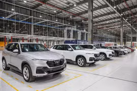 Mercado automovilístico de Vietnam se recupera con fuerza en julio