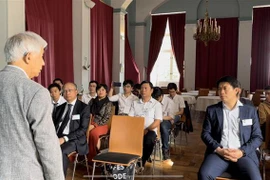 Efectúan en Francia encuentro entre estudiantes beneficiados del fondo RVN - Vallet
