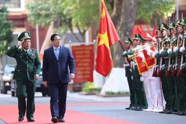 Primer ministro de Vietnam aplaude logros de fuerza de guardia fronteriza