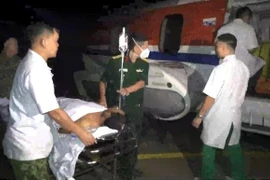 Trasladan paciente desde distrito isleño a Ciudad Ho Chi Minh por helicóptero
