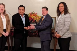Estados Unidos devuelve antiguas herramientas de piedra a Laos