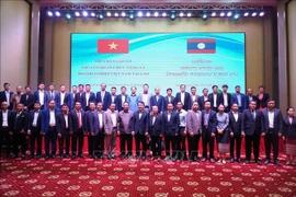 Efectuán Foro de intercambio entre autoridades y empresas vietnamitas en Laos