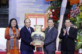 Celebran aniversario 200 del natalicio de poeta vietnamita Nguyen Dinh Chieu