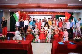 Celebran programa de intercambio amistoso por 50 aniversario de nexos diplomáticos Vietnam-India 