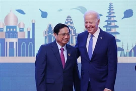 Premier vietnamita se reúne con presidente estadounidense Joe Biden en Camboya