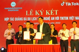 Lanzan Semana de promoción de turismo marítimo en provincia vietnamita de Nghe An