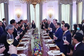 Primer ministro vietnamita asiste a la recepción ofrecida por Joe Biden 