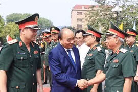 Presidente vietnamita realiza visita de trabajo a Región Militar 1