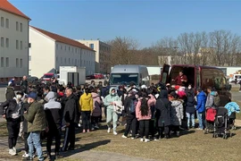 Embajada vietnamita en Alemania apoya a connacionales evacuados de Ucrania