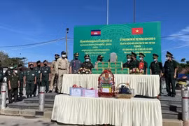 Vietnam presta apoyo a provincias fronterizas de Camboya en combate contra COVID-19