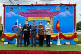 Inicia construcción de la puerta de bienvenida en la carretera de Viet Kieu en Tailandia