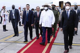 Inicia Presidente de Uganda su visita oficial a Vietnam 