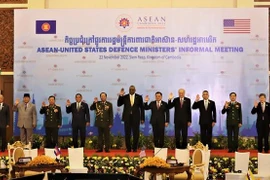 Vietnam refuerza cooperación en defensa con ASEAN y socios