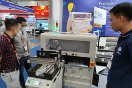 Decenas empresas extranjeras participan en Exposición Internacional NEPCON Vietnam