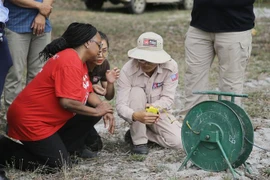 EE.UU. refuerza apoyo a provincia de Quang Tri para superar consecuencias de minas