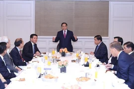 Premier vietnamita se reúne con empresarios y científicos compatriotas en Estados Unidos