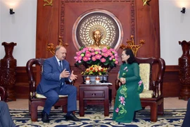 Ciudad Ho Chi Minh estrecha cooperación con San Petersburgo de Rusia