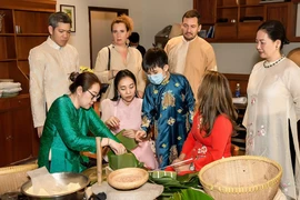 Amigos internacionales se unen para celebrar el Tet en Vietnam