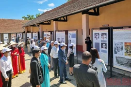 Celebran en Da Lat exposición sobre isla de Con Dao