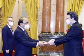Presidente de Vietnam recibe a nuevos embajadores de México y Estados Unidos 
