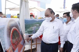 Presidente vietnamita asiste a apertura al tráfico de autopista clave del delta del Mekong