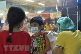 Vacunación de refuerzo para adolescentes de 12 a 17 años en Tailandia
