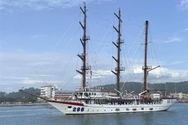 Buque escuela de vela Le Quy Don concluye su visita a Malasia 