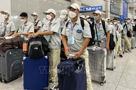 Envían más empleados vietnamitas a Corea del Sur