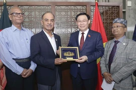 Titular de Parlamento vietnamita continúa intensa agenda en Bangladesh