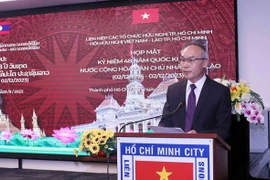 Autoridades de Ciudad Ho Chi Minh felicitan a Laos por su 48º Día Nacional 