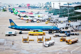 Decenas de vuelos se desvían y retrasan debido a mal tiempo en aeropuerto vietnamita