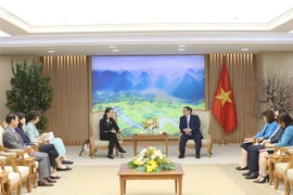 Premier recibe a directora de estrategia de alianza global para vacunas