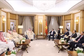 Primer ministro aplaude inversión de Aramco en proyectos petroleros en Vietnam