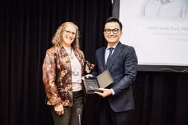Vietnam cuenta con primer científico del país en recibir premio de ISPOR
