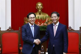 Recibe dirigente partidista a director general de Samsung Vietnam